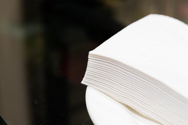 Serviette 33 x 33 cm 2-lagig 1/4 Falz weiß "Linas"