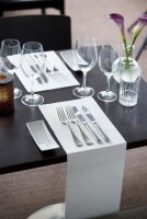 Dunilin-Servietten 40 x 60 cm, 1/4-Falz, Uni cream (VPE 225 St.)