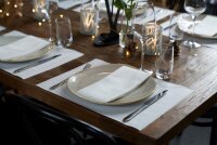 Dunilin-Servietten 48 x 48 cm, 1/8-Buchfalz, Uni weiß (VPE 216 St.)