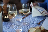 Tête à Tête Tischläufer Dunicel 24 m x 40 cm (20 Abschnitte), Motive Tide (VPE 4 St.)