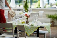 Mitteldecken Dunicel 84 x 84 cm, Motive Elise Stripes (VPE 100 St.)